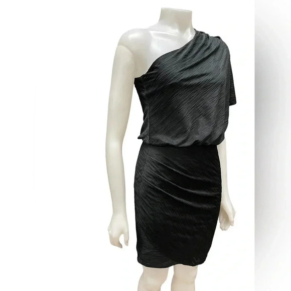 Le  Chateau Black Open Arm Dress Size Small - Picture 2 of 8